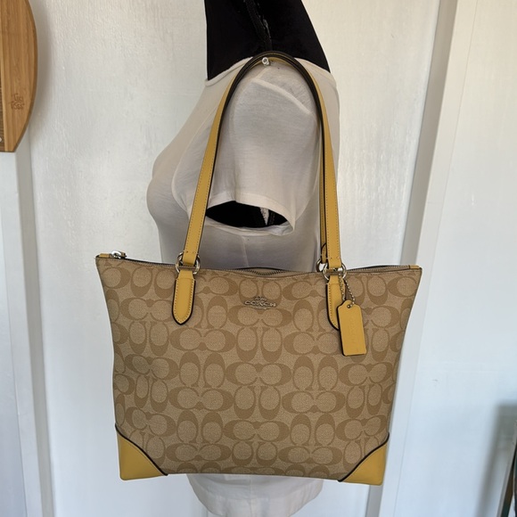 Coach Bag Signature Zip Top Tote Bag - Picture 7 of 17